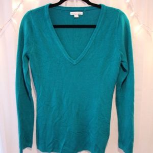 Jade V-neck long sleeve sweater